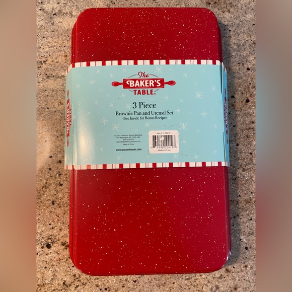 NWT The Bakers Table 3 Piece Brownie and Utensil Set - Picture 2 of 2